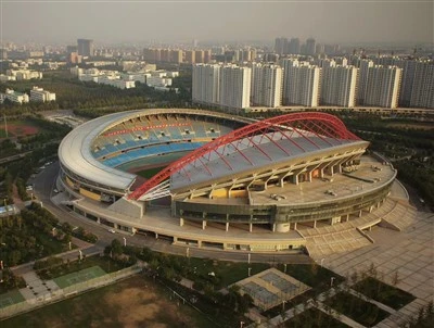 Stadio di calcio con struttura in acciaio